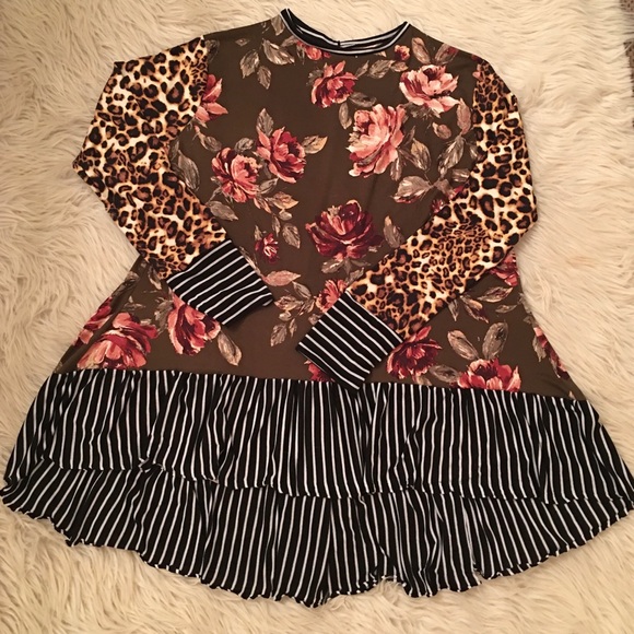 Mixed print top - Picture 2 of 2